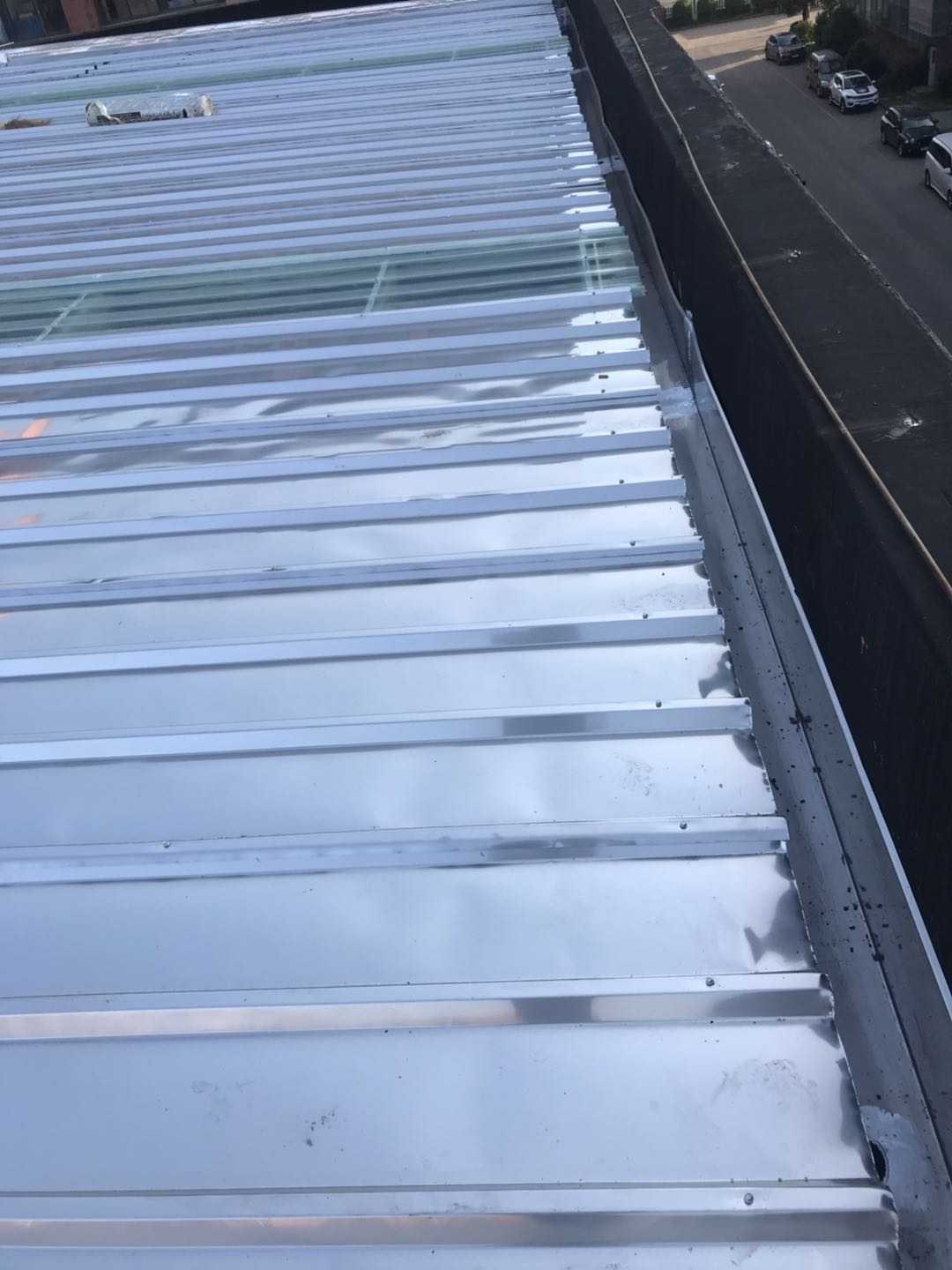 不锈钢彩钢瓦更换